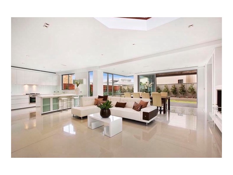 73 Edgewater Drive, Bella Vista NSW 2153