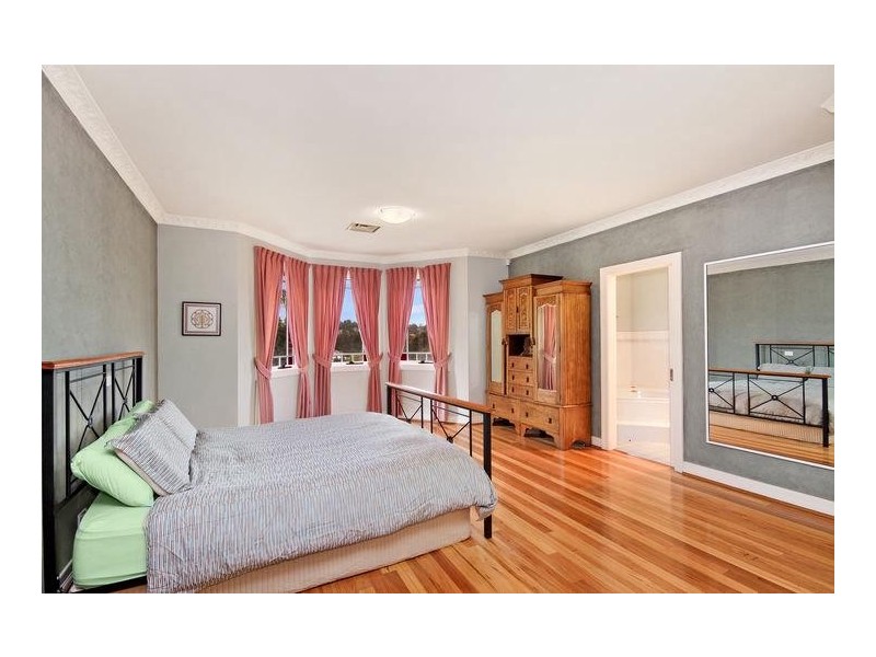 18 Redwood Close, Castle Hill NSW 2154
