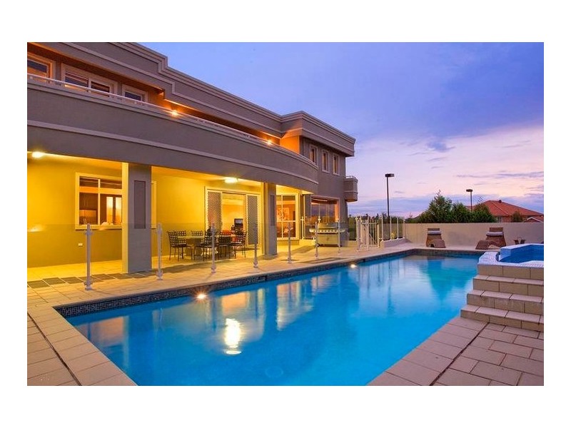 2 Lomond Place, Castle Hill NSW 2154