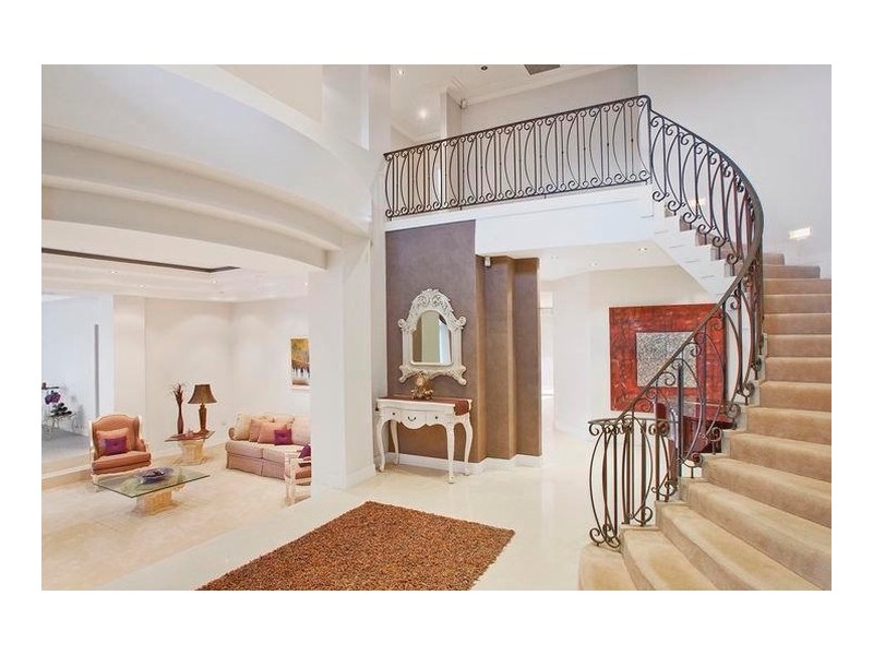 2 Lomond Place, Castle Hill NSW 2154