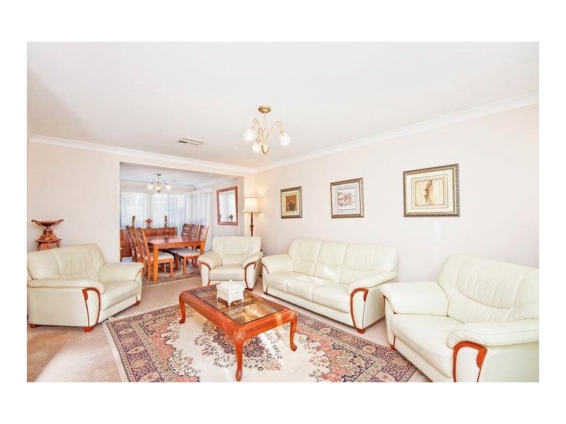 19  Millcroft Way, Beaumont Hills NSW 2155