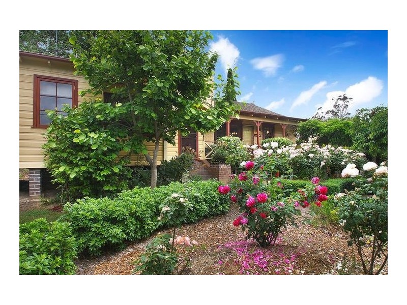 8 Campbell Avenue, Burradoo NSW 2576