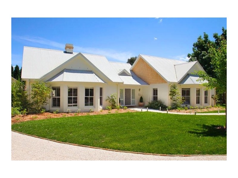 18 Sullivan Road, Burradoo NSW 2576