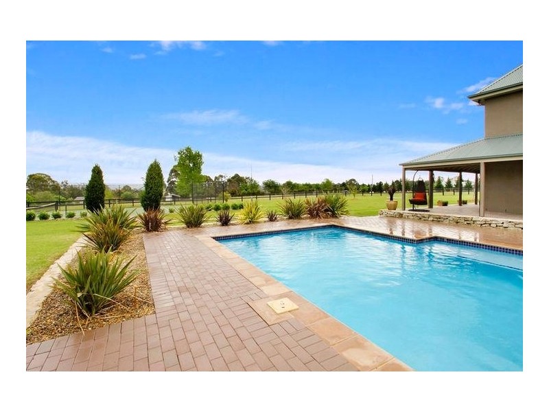 20 Mount View Close, Razorback NSW 2571