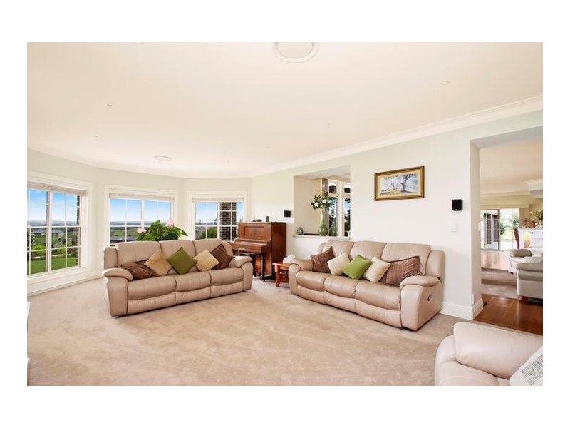 8 Domenics Place, Grasmere NSW 2570