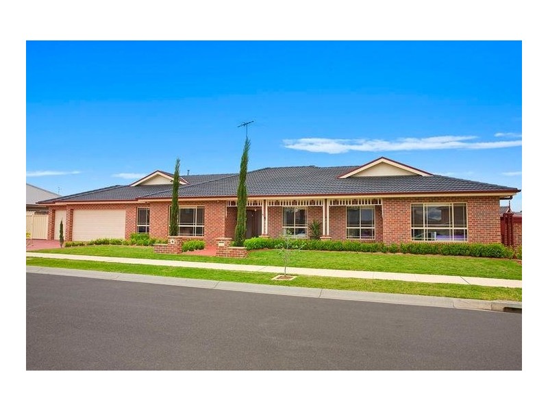 1 Chiltern Place, Harrington Park NSW 2567