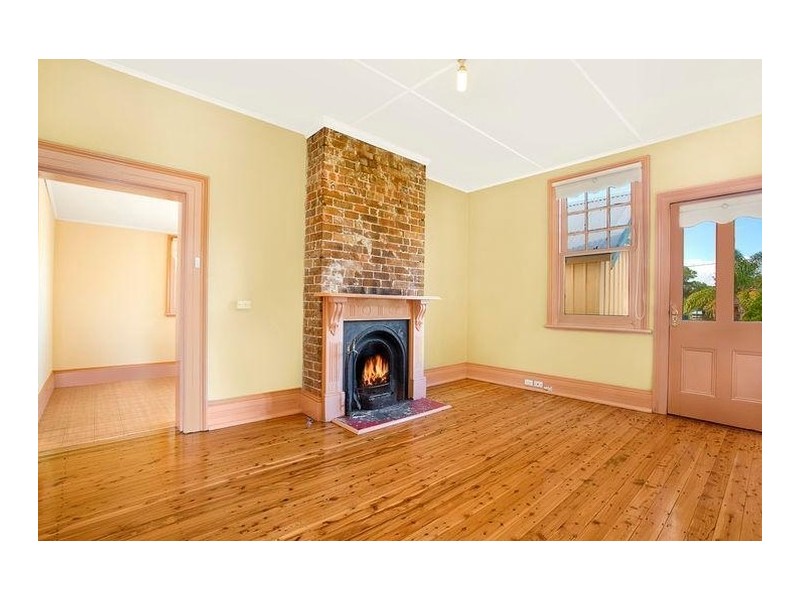 391 Thirlmere Way, Thirlmere NSW 2572