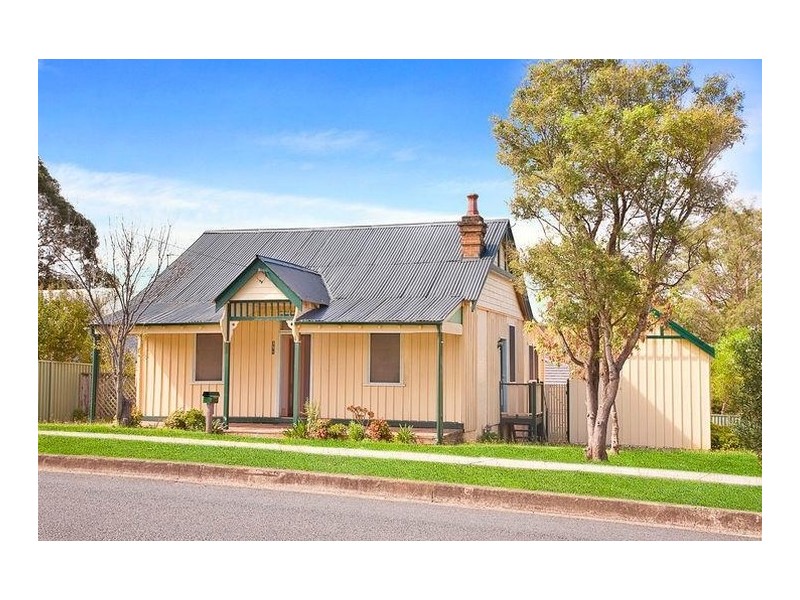 391 Thirlmere Way, Thirlmere NSW 2572
