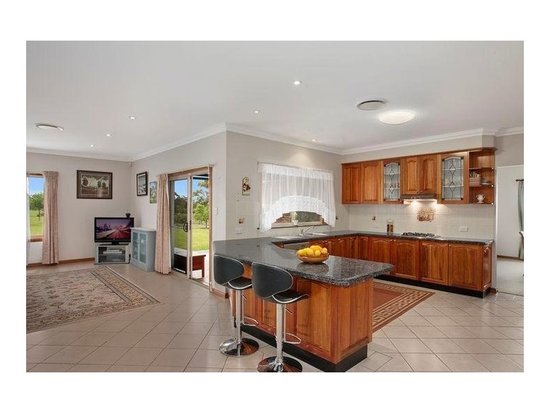 3 Domenics Place, Grasmere NSW 2570