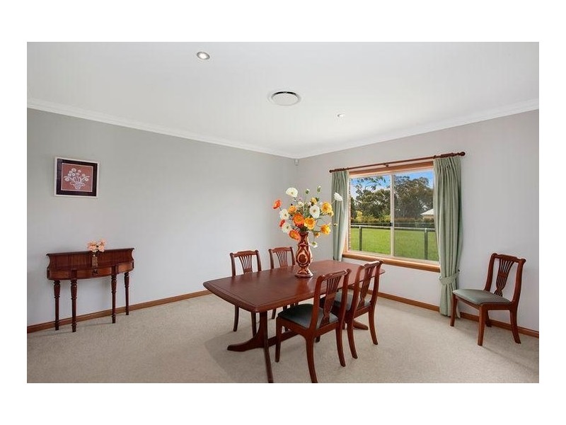 3 Domenics Place, Grasmere NSW 2570