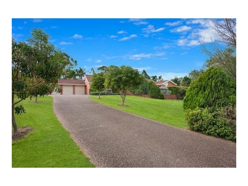 9 Caernarvon Close, Kirkham NSW 2570
