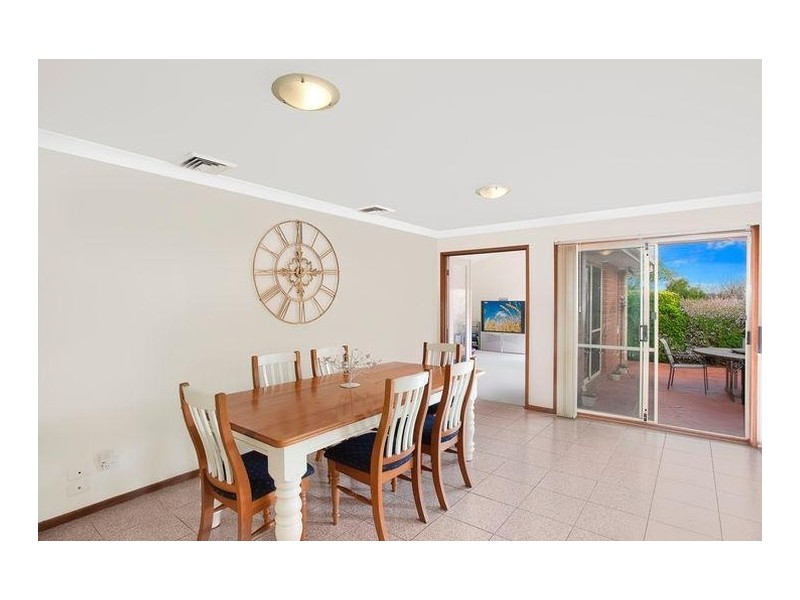 9 Caernarvon Close, Kirkham NSW 2570