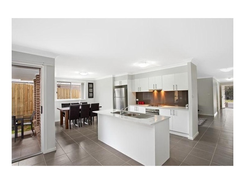 60 Hampshire Boulevard, Spring Farm NSW 2570