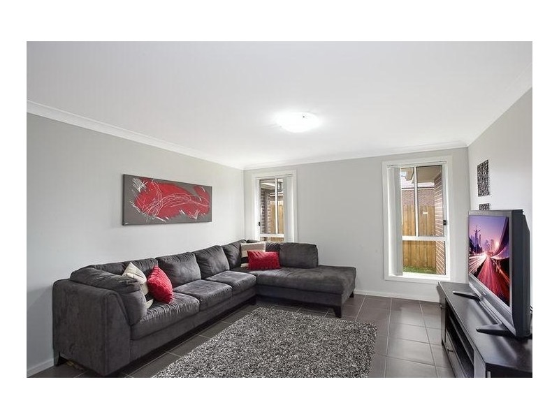 60 Hampshire Boulevard, Spring Farm NSW 2570