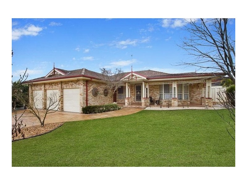 1 Cassinia Place, Mount Annan NSW 2567