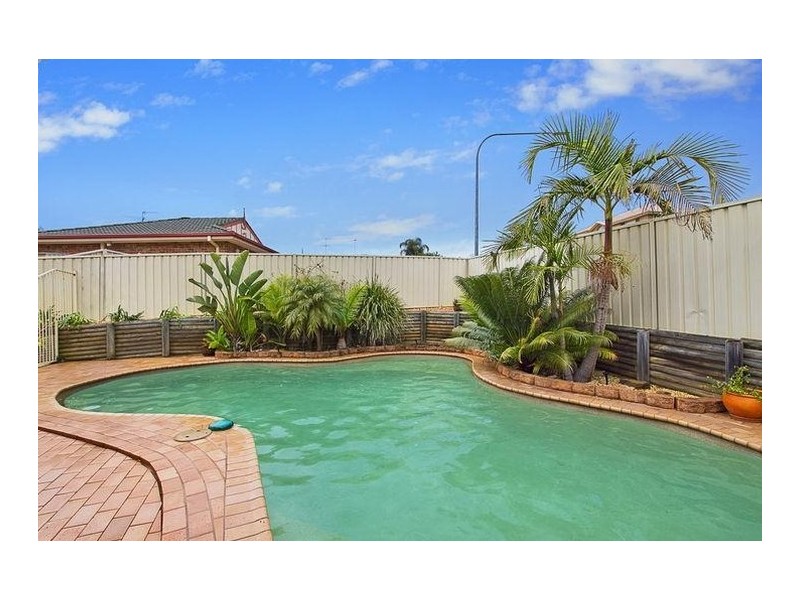 1 Cassinia Place, Mount Annan NSW 2567