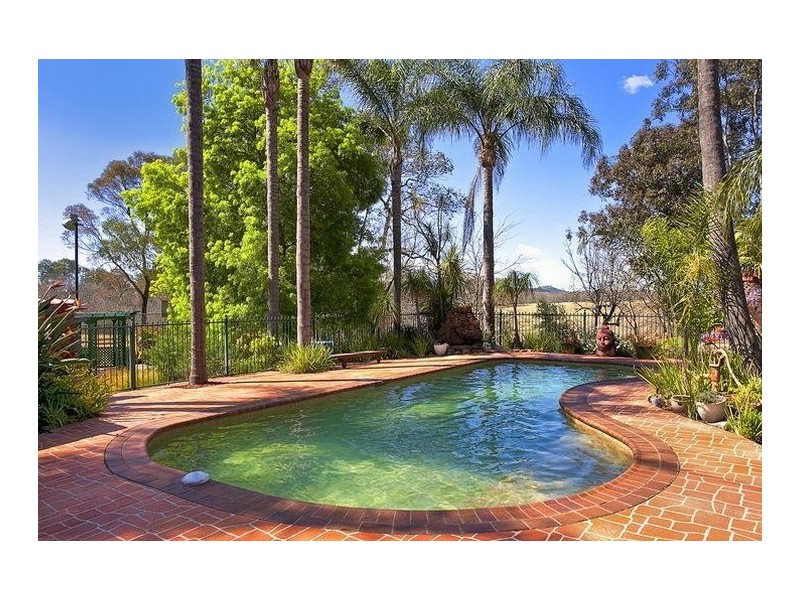 24 Araluen Place, Camden South NSW 2570