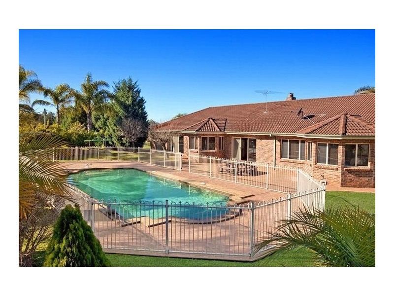 2 Gowan Place, Denham Court NSW 2565