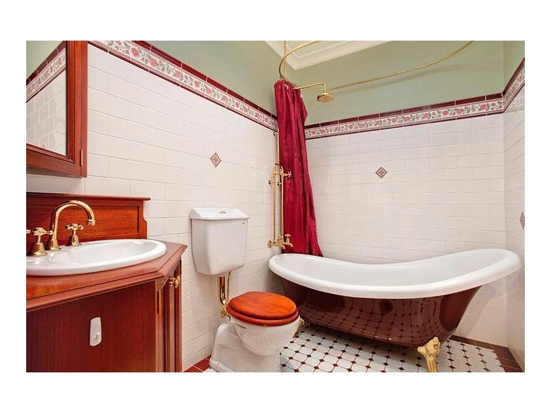 8 Glendiver Road, The Oaks NSW 2570