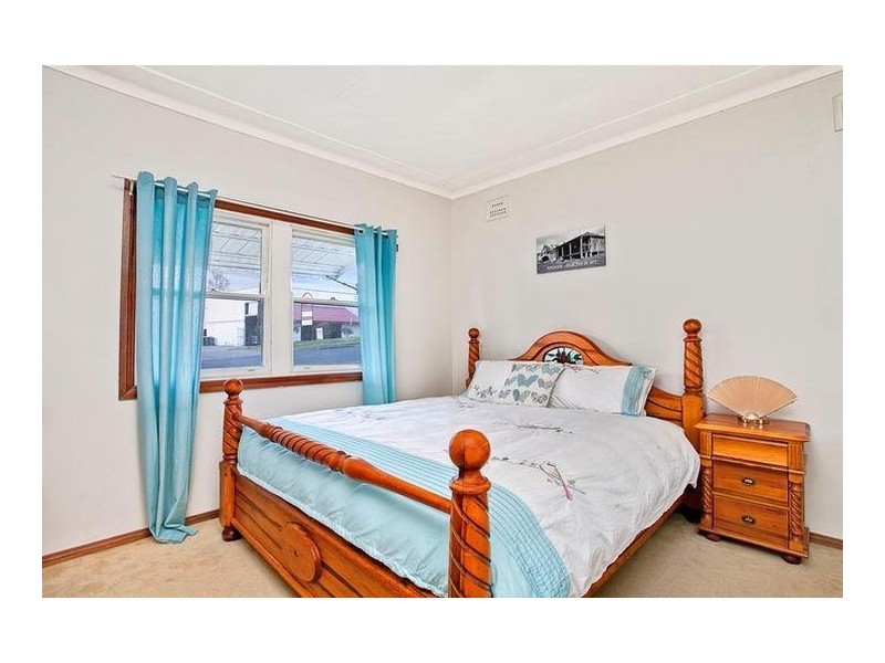 8 Glendiver Road, The Oaks NSW 2570