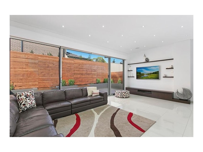 64 Bird Walton Avenue, Middleton Grange NSW 2171
