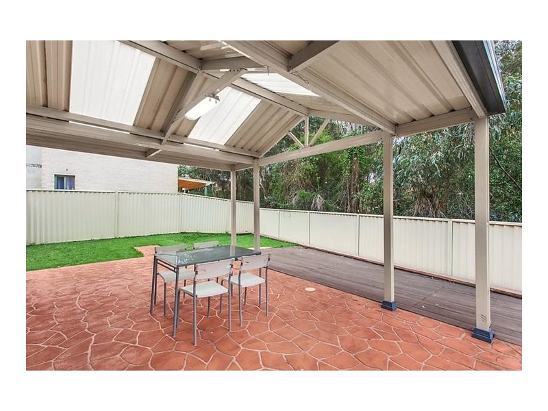12 Lloyd Place, Casula NSW 2170