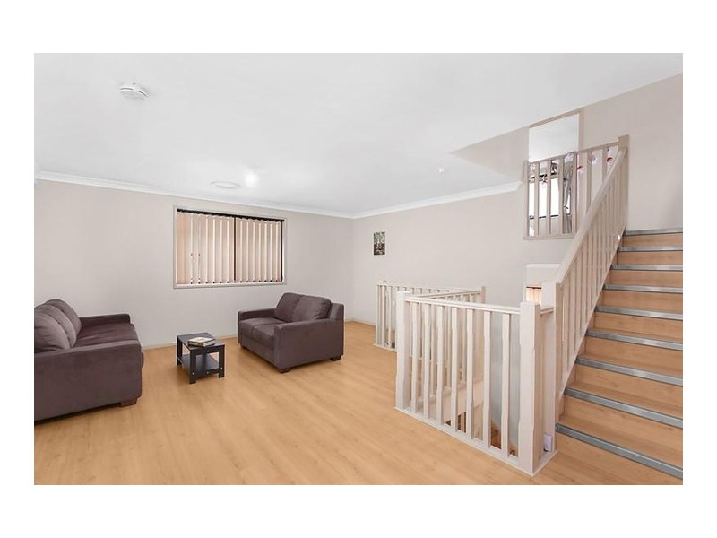 12 Lloyd Place, Casula NSW 2170