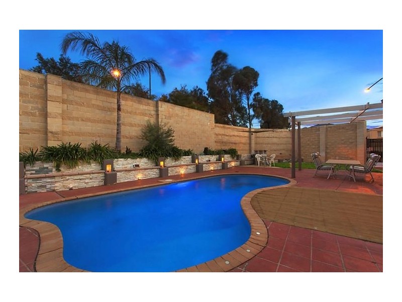 123 Pine Road, Casula NSW 2170