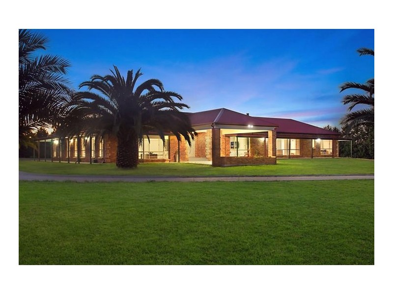 135 Lyrebird Road, Pheasants Nest NSW 2574