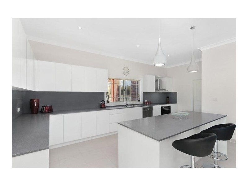 135 Lyrebird Road, Pheasants Nest NSW 2574