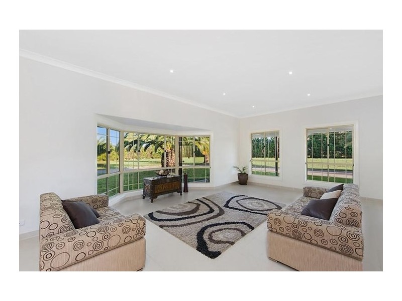 135 Lyrebird Road, Pheasants Nest NSW 2574