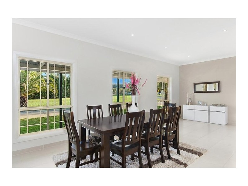 135 Lyrebird Road, Pheasants Nest NSW 2574