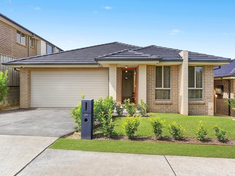 31 Bond Street, Oran Park NSW 2570