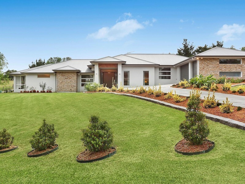 63 Benwerrin Crescent, Grasmere NSW 2570