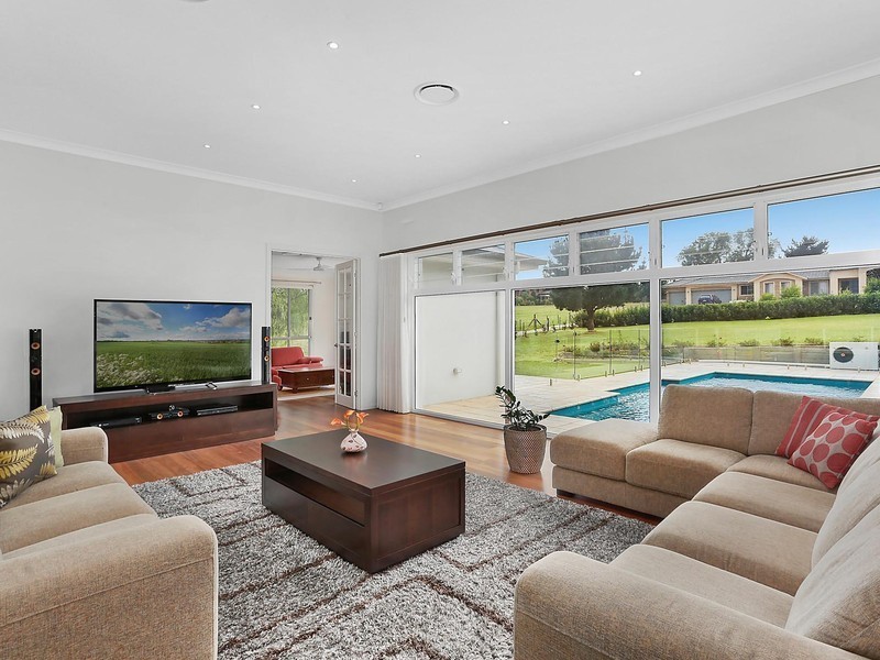 63 Benwerrin Crescent, Grasmere NSW 2570