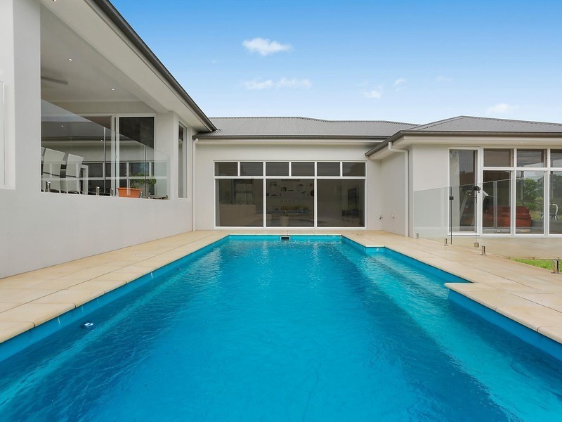 63 Benwerrin Crescent, Grasmere NSW 2570