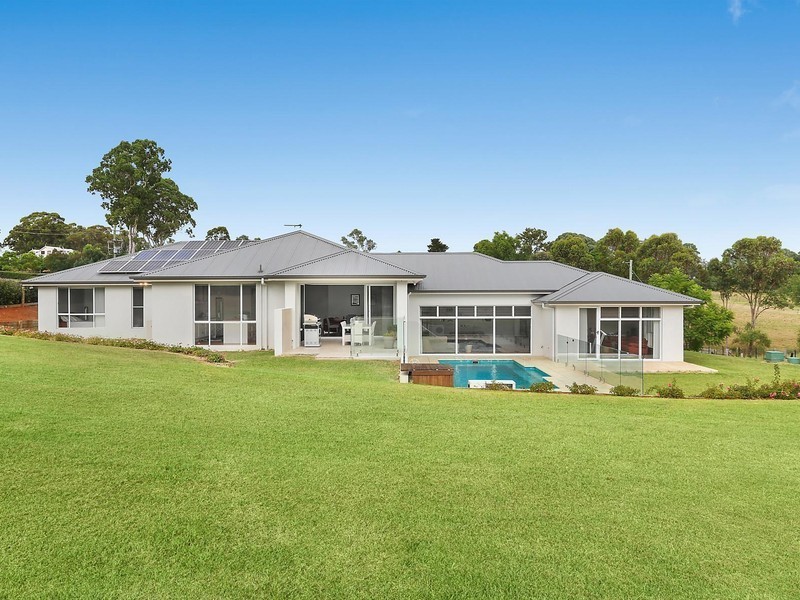 63 Benwerrin Crescent, Grasmere NSW 2570