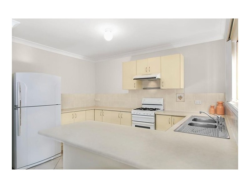 2 Crommelin Crescent, St Helens Park NSW 2560