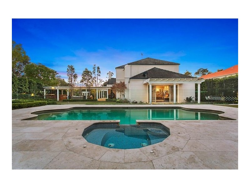 9 Elizabeth Henrietta Circuit, Macquarie Links NSW 2565