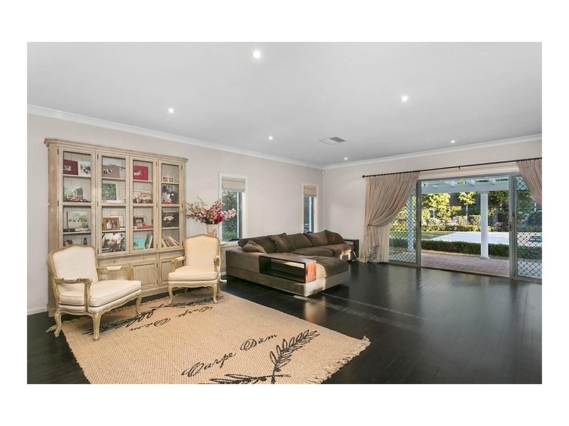 9 Elizabeth Henrietta Circuit, Macquarie Links NSW 2565