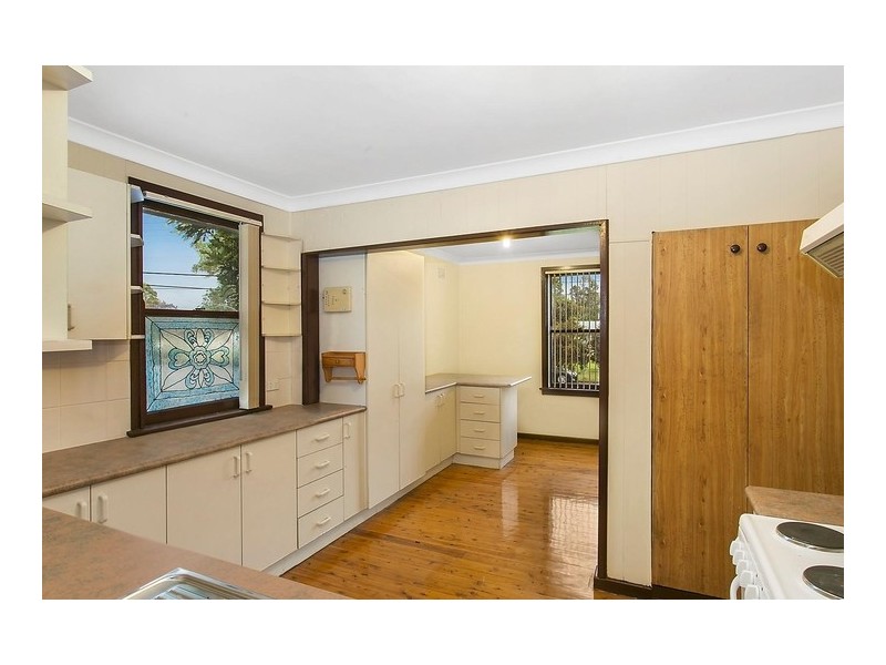 219 Graham Avenue, Lurnea NSW 2170