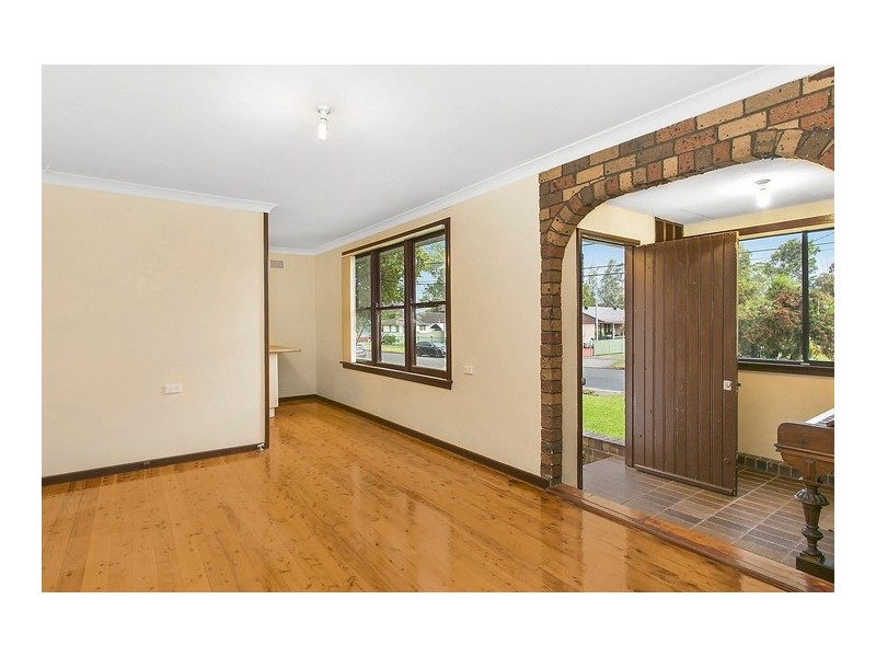 219 Graham Avenue, Lurnea NSW 2170