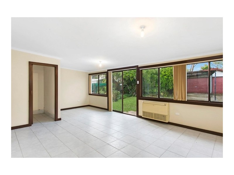 219 Graham Avenue, Lurnea NSW 2170