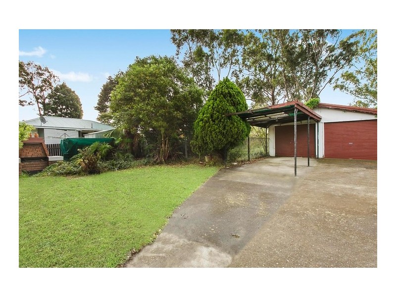 219 Graham Avenue, Lurnea NSW 2170