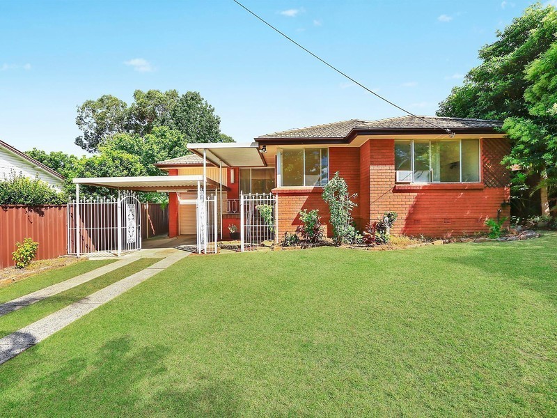 126 Waminda Avenue, Campbelltown NSW 2560