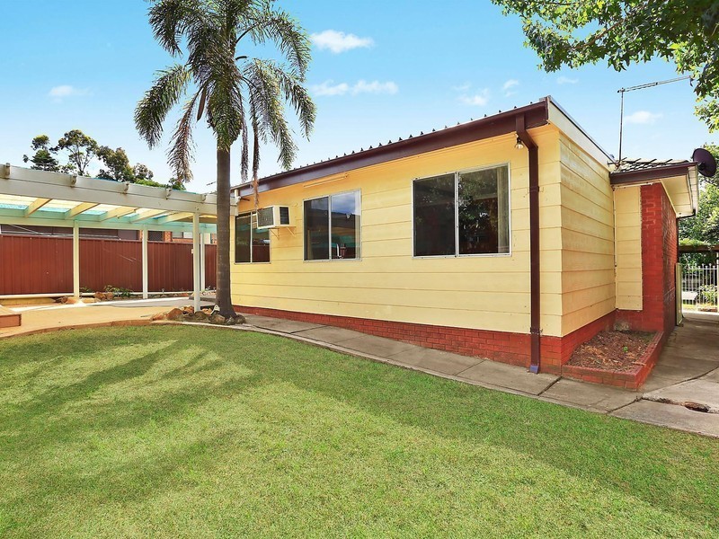 126 Waminda Avenue, Campbelltown NSW 2560