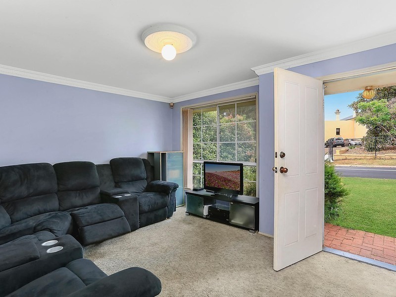 7 Parkholme Circuit, Englorie Park NSW 2560