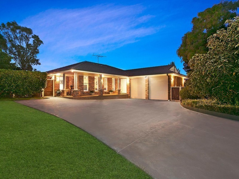 11 Hannah Place, Mount Annan NSW 2567