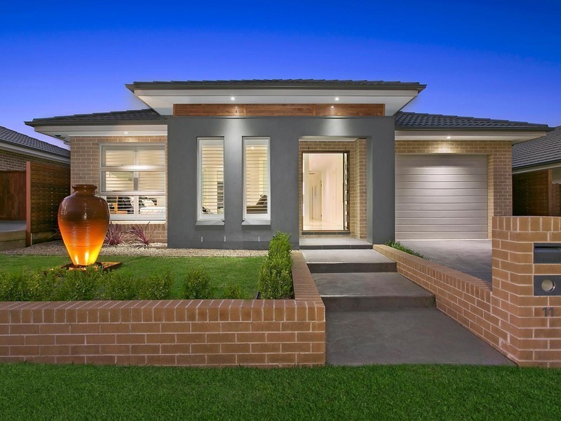 11 Skelton Street, Oran Park NSW 2570