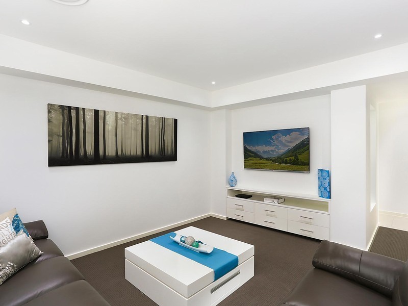 11 Skelton Street, Oran Park NSW 2570